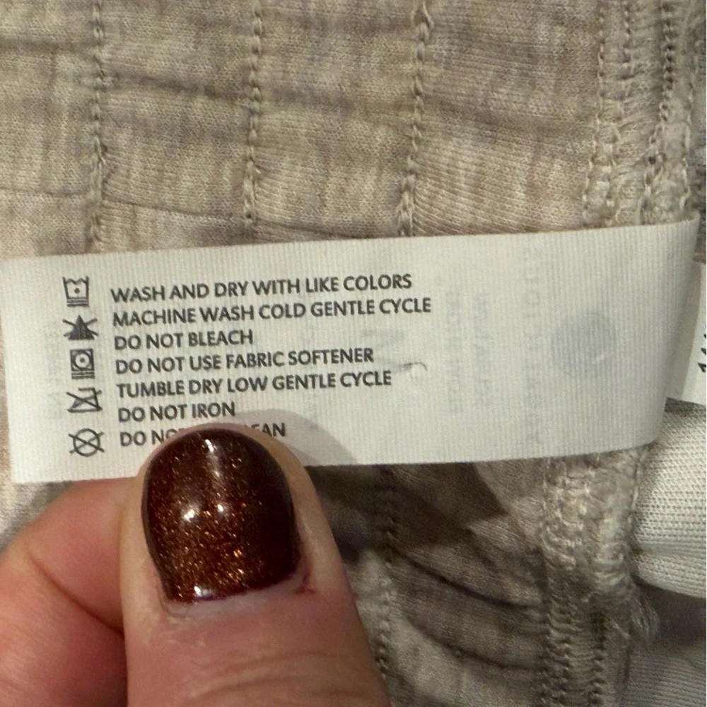 ✅Yogalicious medium light tan Athletic Shorts Sweats pockets lounge soft stretch
